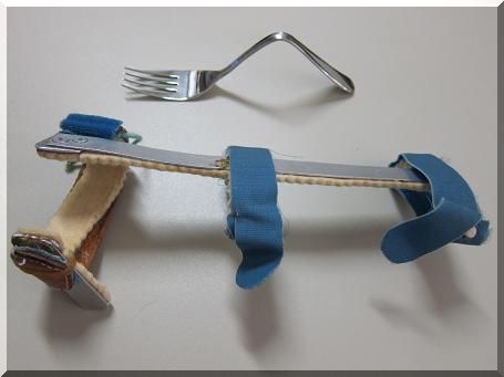 食事用装具本体と“超能力”フォーク